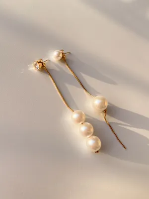 Unbalanced Pearl Drop Earring