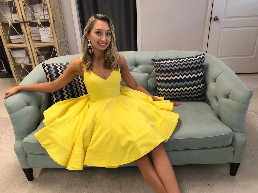 V-neck Satin Girls Homecoming Party Dresses for Senior High School