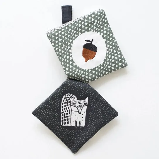 Wee Gallery - Crinkle Pages Stroller Toy - Woodland