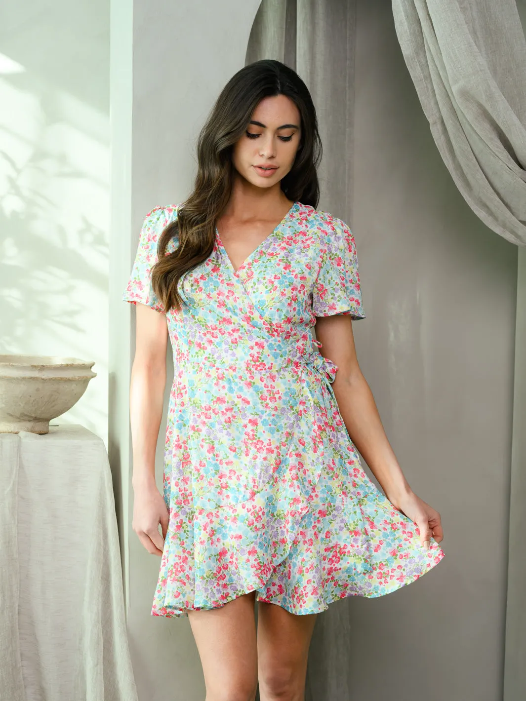 WOMEN'S SHORT SLEEVE FLORAL WRAP MINI DRESS