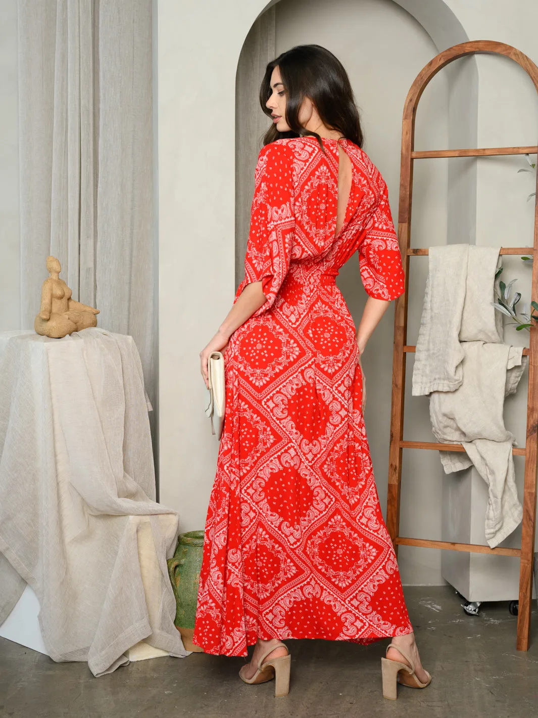 WOMEN'S V-NECK BANDANA PRINT MAXI DRESS